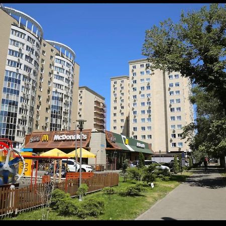 Студия В Стиле Loft В Центре Города Ałma Ata Zewnętrze zdjęcie
